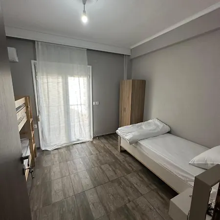 Apartament Three Roots House *
