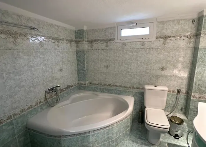 Three Roots House 公寓